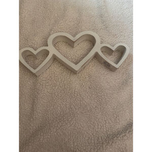 NWT Marshalls White One Size Triple Heart Decor
